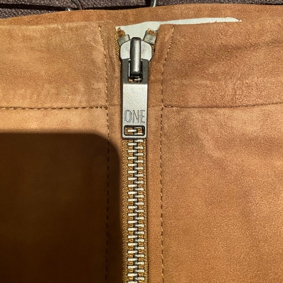 One teaspoon camel zip back used mini skirt - Picture 3 of 4